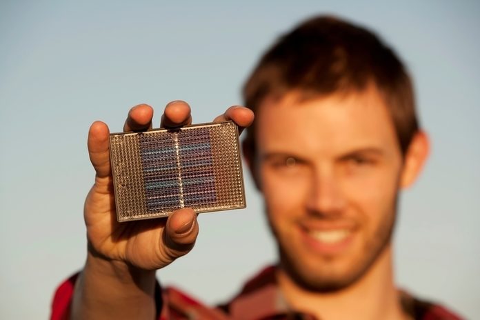 Teach you how to charge solar batteries.